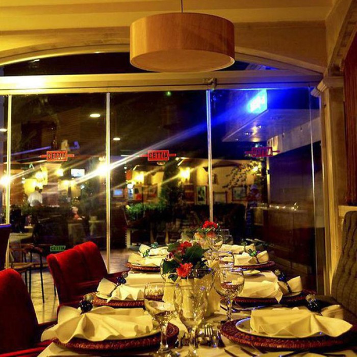 Le Select Restaurant